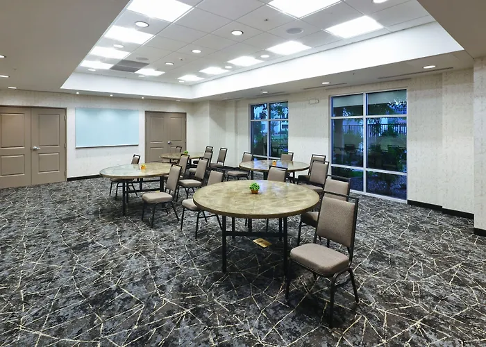 Hotel By Marriott Phoenix Chandler/south 3*