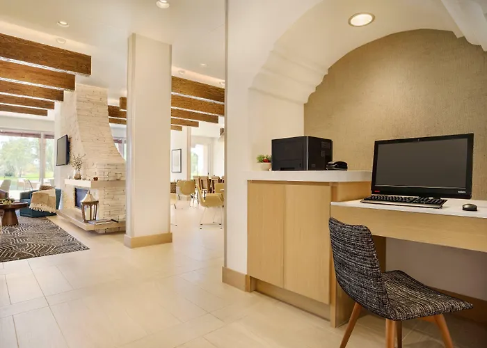 By Marriott Phoenix Chandler/south Hotel 3*